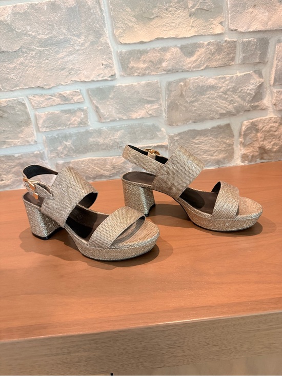 AEROSOLES Shoes - AEROSOLES Metallic Champagne Block Heel Sandals